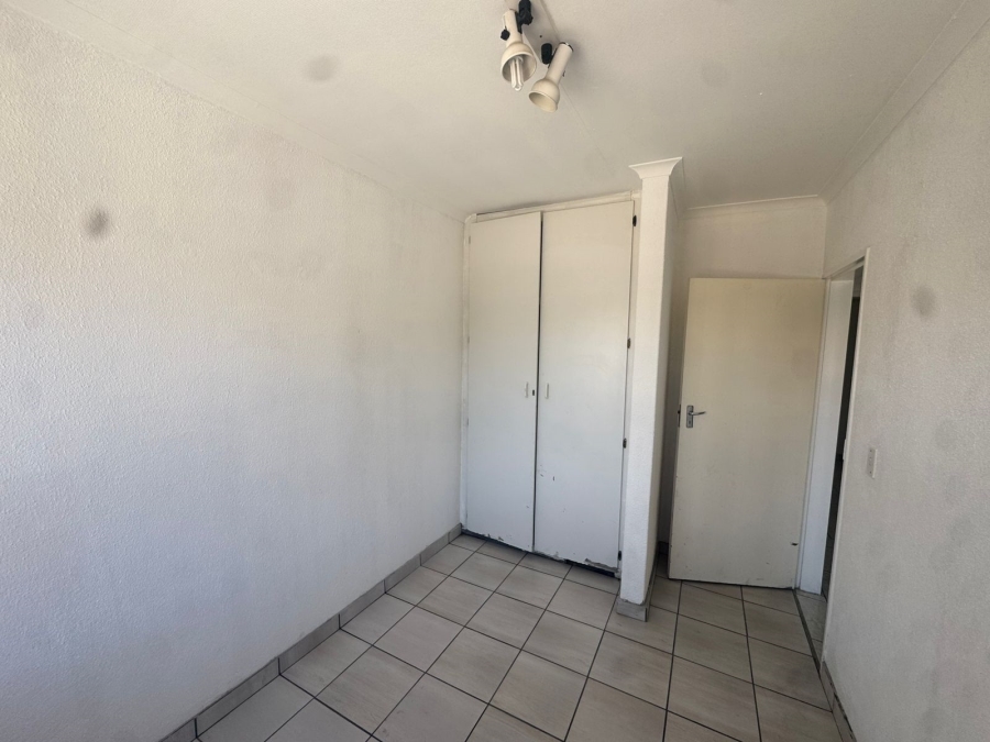 2 Bedroom Property for Sale in Greenhills Gauteng