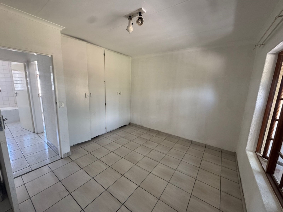 2 Bedroom Property for Sale in Greenhills Gauteng