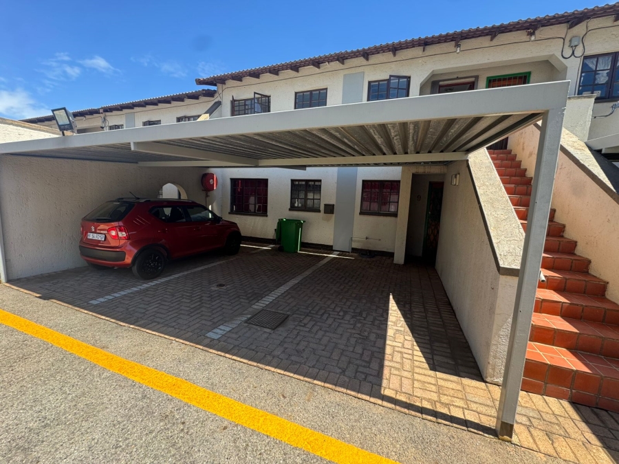 2 Bedroom Property for Sale in Greenhills Gauteng