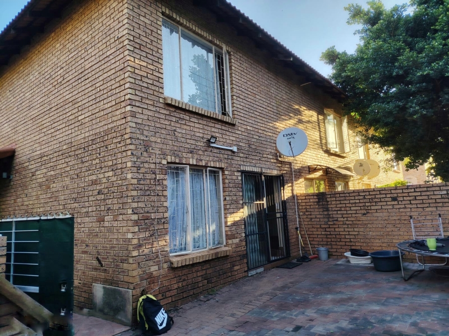 2 Bedroom Property for Sale in Wonderboom South Gauteng