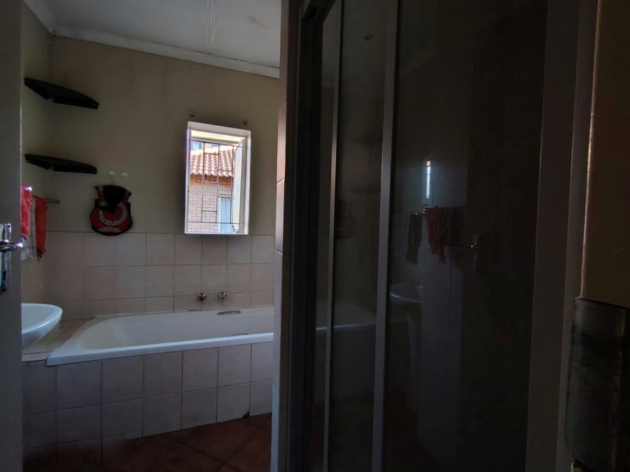 2 Bedroom Property for Sale in Wonderboom South Gauteng