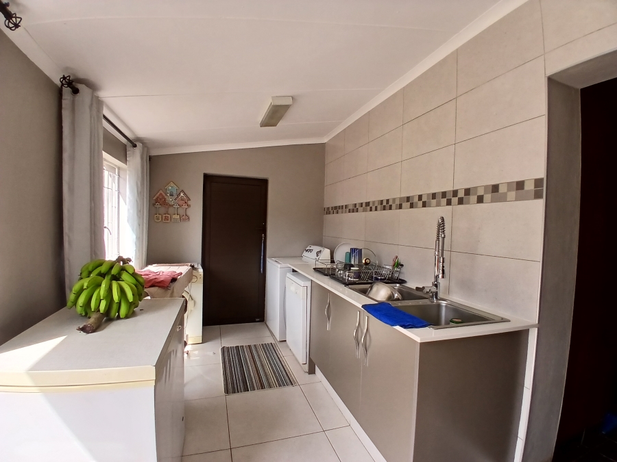 8 Bedroom Property for Sale in Gerardsville Gauteng