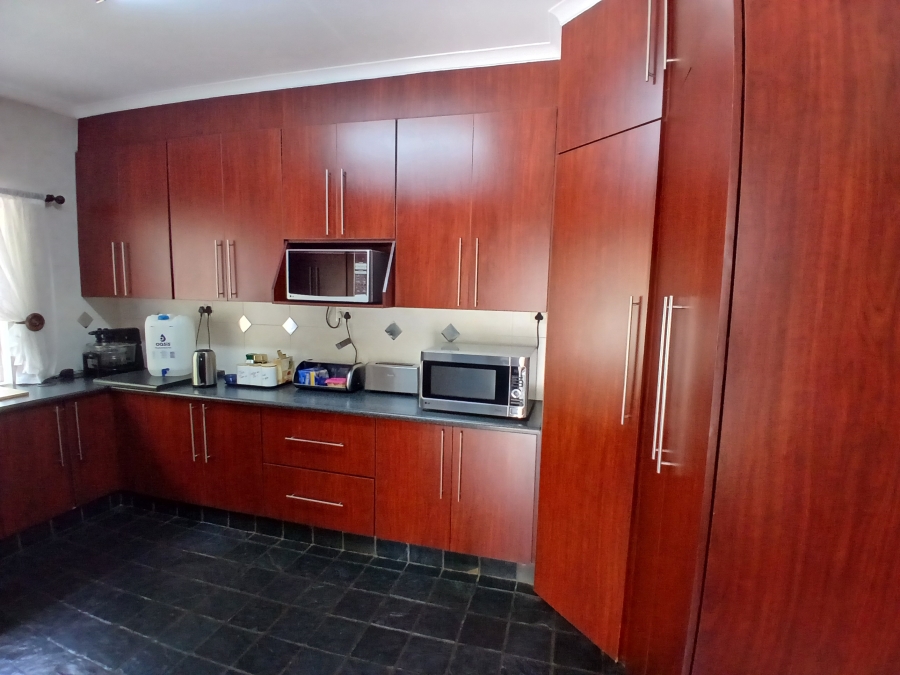 8 Bedroom Property for Sale in Gerardsville Gauteng