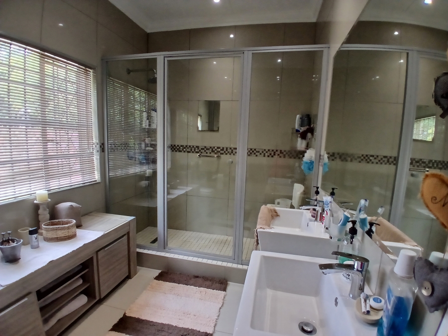 8 Bedroom Property for Sale in Gerardsville Gauteng