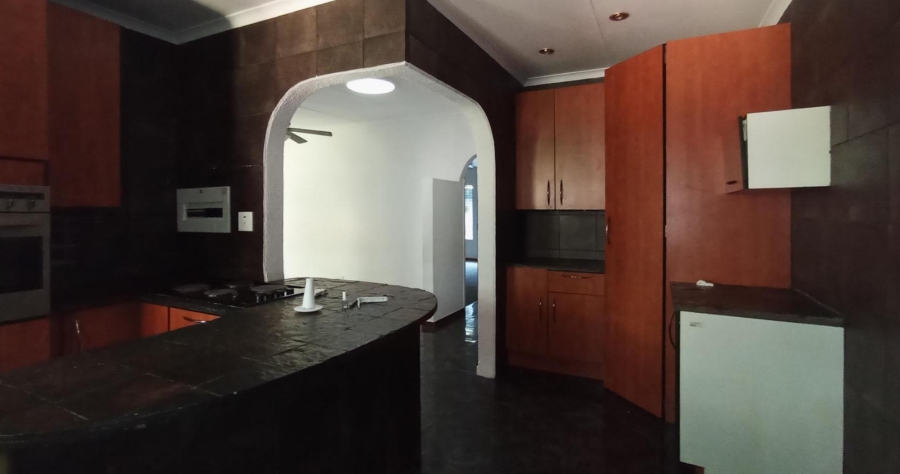 4 Bedroom Property for Sale in Dorandia Gauteng