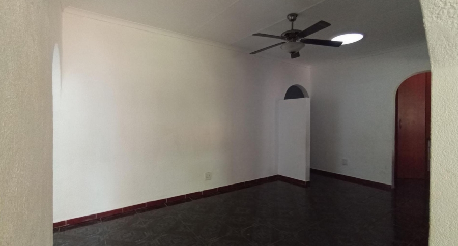 4 Bedroom Property for Sale in Dorandia Gauteng