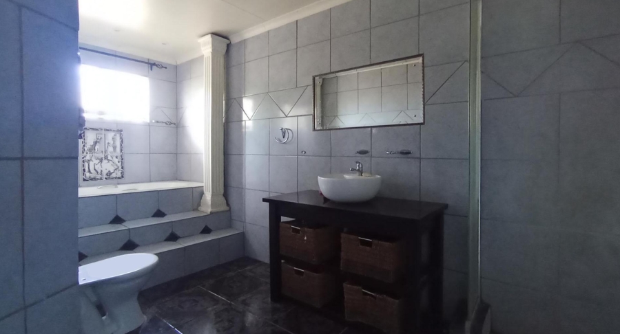 4 Bedroom Property for Sale in Dorandia Gauteng
