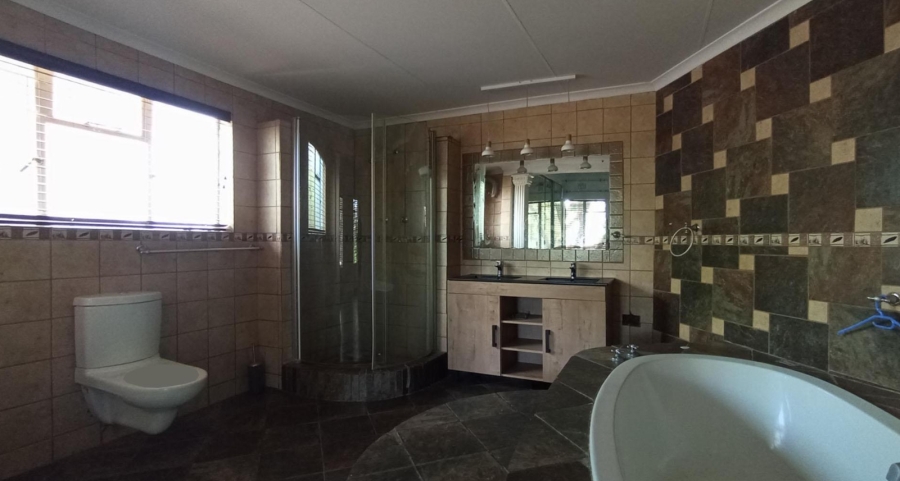 4 Bedroom Property for Sale in Dorandia Gauteng