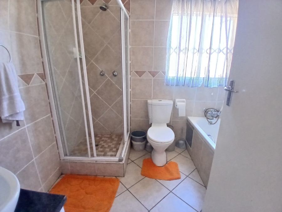 3 Bedroom Property for Sale in Country View Gauteng