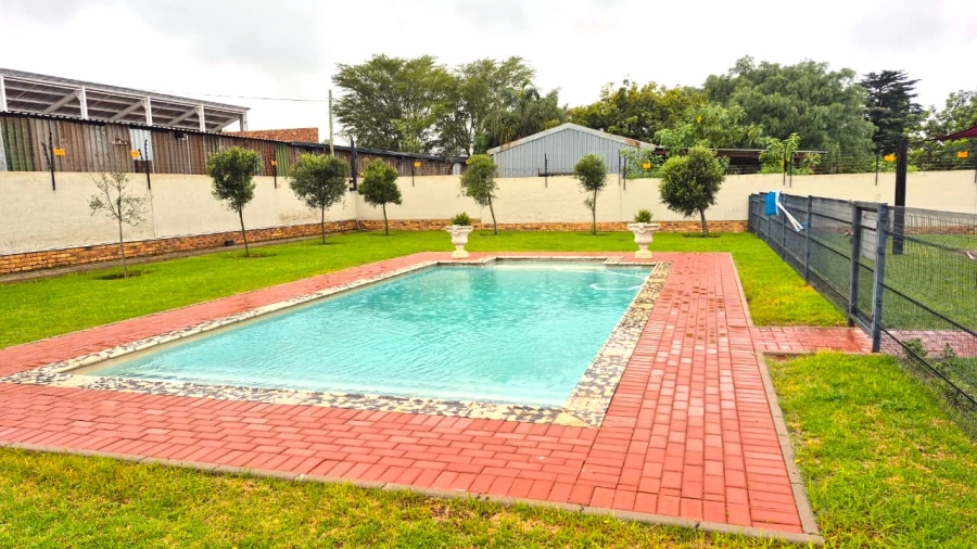 2 Bedroom Property for Sale in Benoni North Gauteng