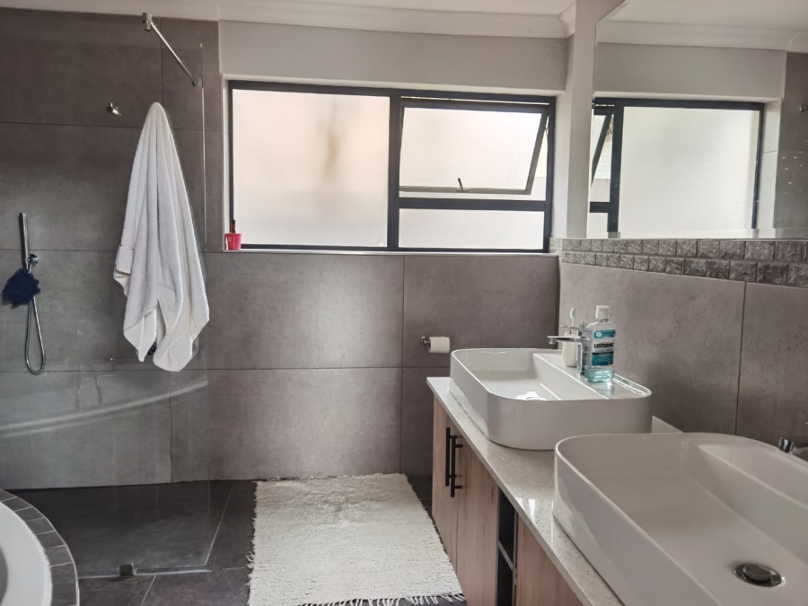 3 Bedroom Property for Sale in Kameeldrift East Gauteng