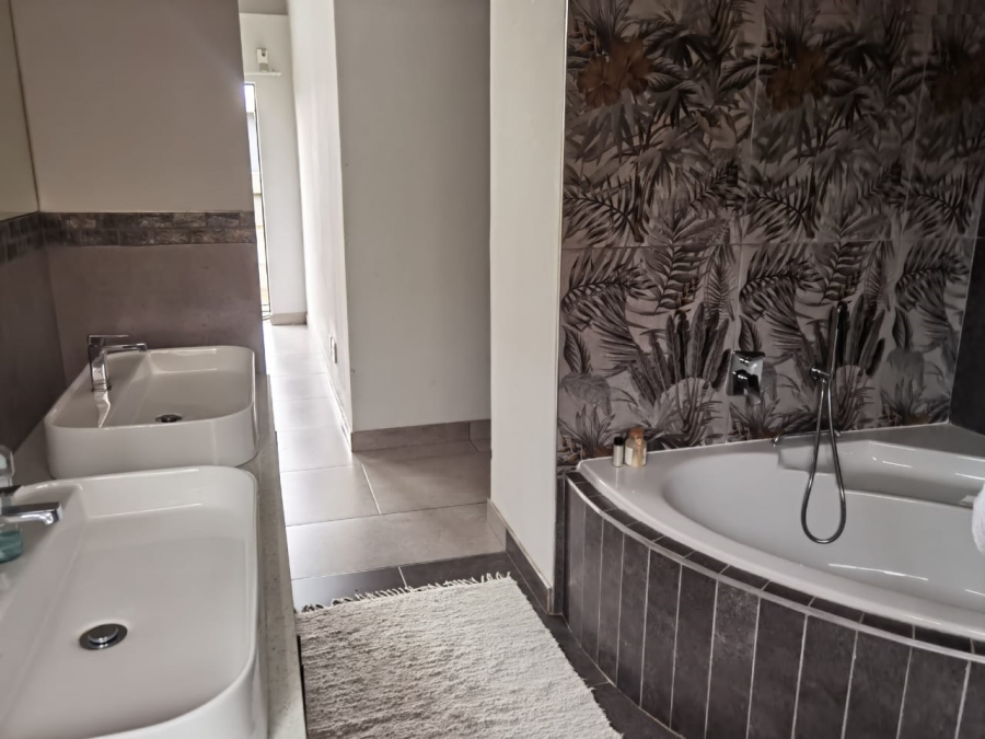 3 Bedroom Property for Sale in Kameeldrift East Gauteng