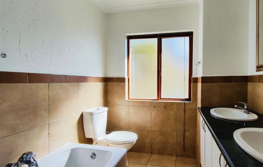 2 Bedroom Property for Sale in Meyersdal Gauteng