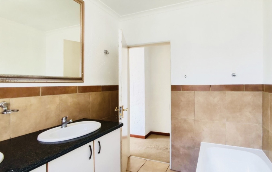 2 Bedroom Property for Sale in Meyersdal Gauteng