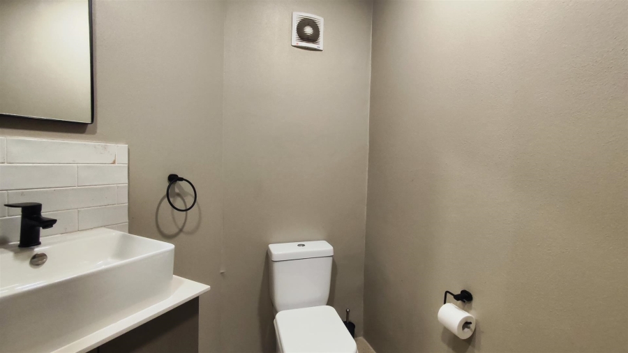 1 Bedroom Property for Sale in Bedfordview Gauteng