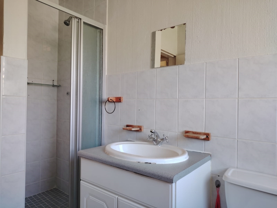 2 Bedroom Property for Sale in Vorna Valley Gauteng
