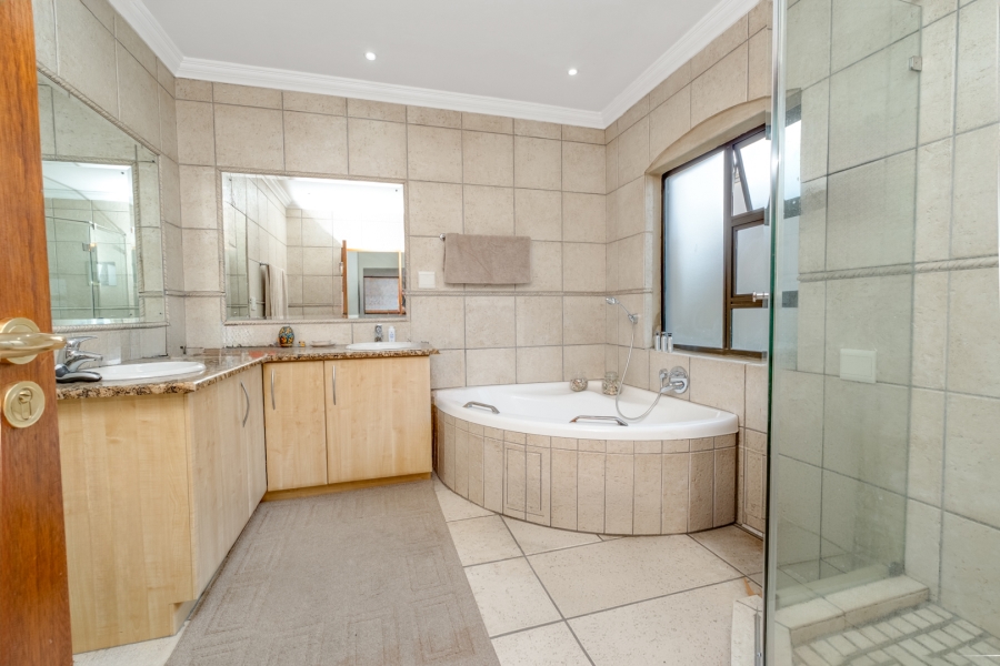 4 Bedroom Property for Sale in Morningside Gauteng