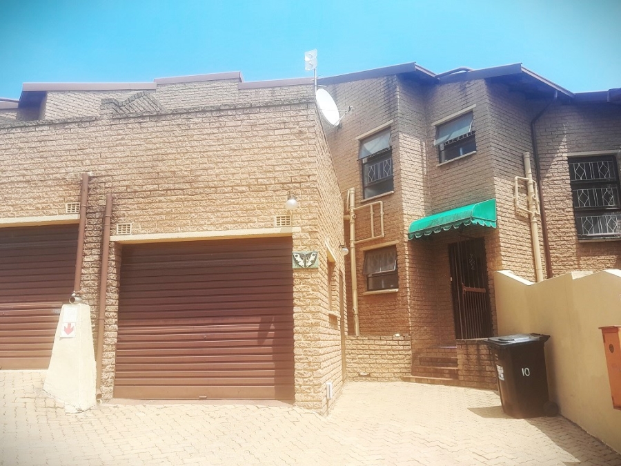 3 Bedroom Property for Sale in Oakdene Gauteng