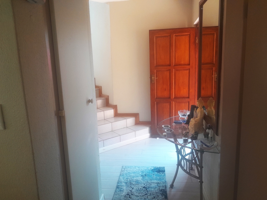 3 Bedroom Property for Sale in Oakdene Gauteng