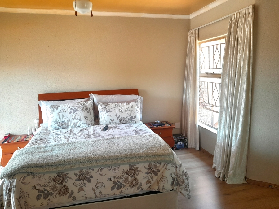 3 Bedroom Property for Sale in Oakdene Gauteng