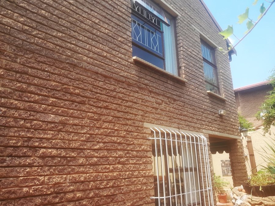 3 Bedroom Property for Sale in Oakdene Gauteng