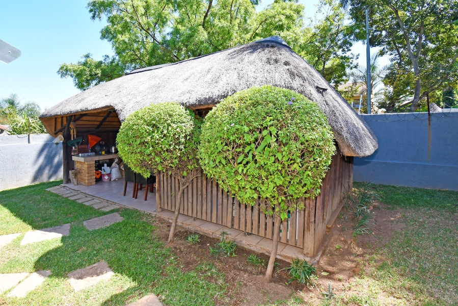 2 Bedroom Property for Sale in North Riding Gauteng