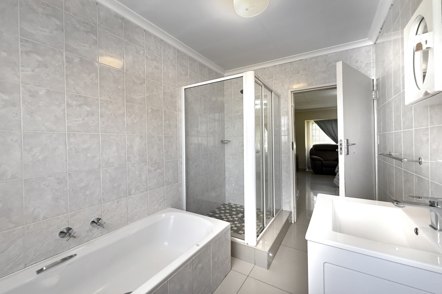 3 Bedroom Property for Sale in Kyalami Hills Gauteng