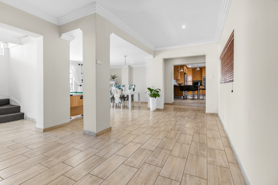 5 Bedroom Property for Sale in Bryanston Gauteng