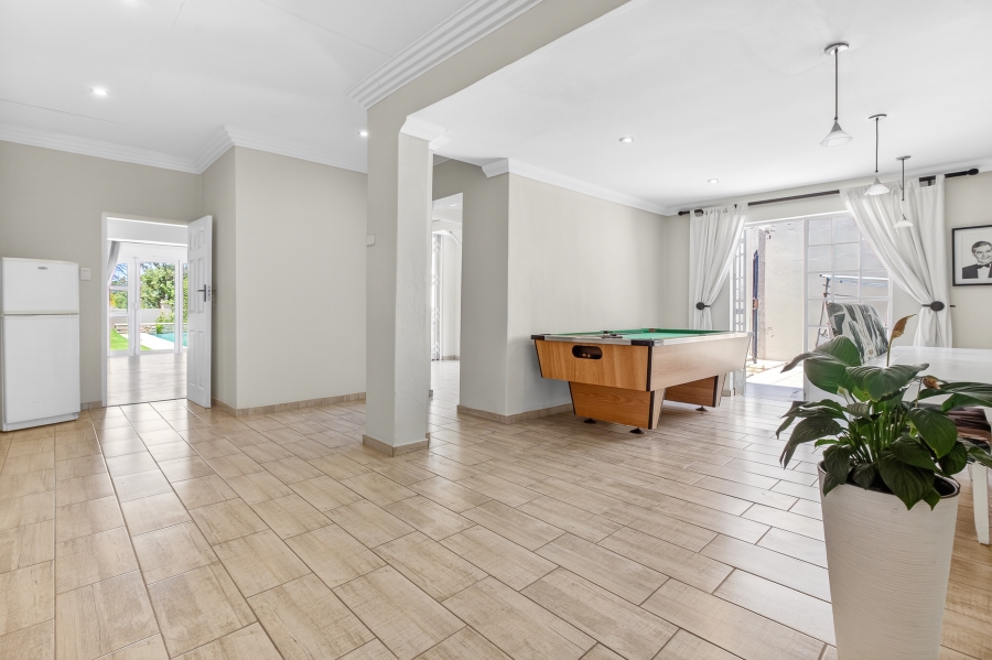 5 Bedroom Property for Sale in Bryanston Gauteng