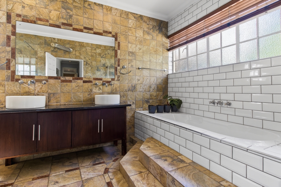 5 Bedroom Property for Sale in Bryanston Gauteng