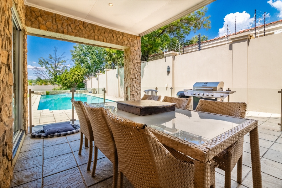 5 Bedroom Property for Sale in Bryanston Gauteng