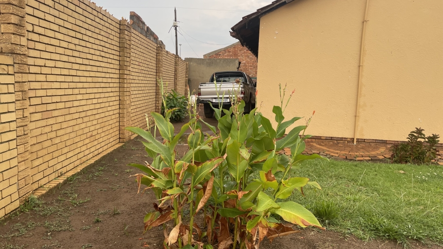 2 Bedroom Property for Sale in Tsakane Gauteng
