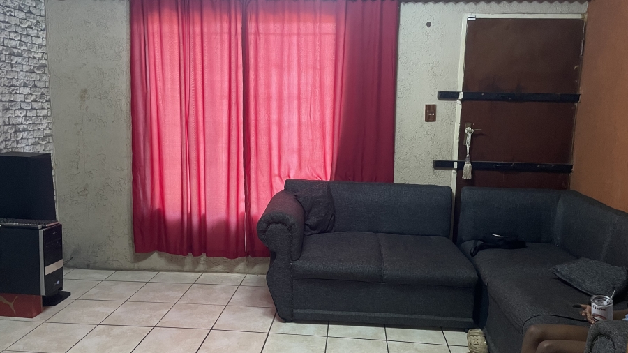 2 Bedroom Property for Sale in Tsakane Gauteng