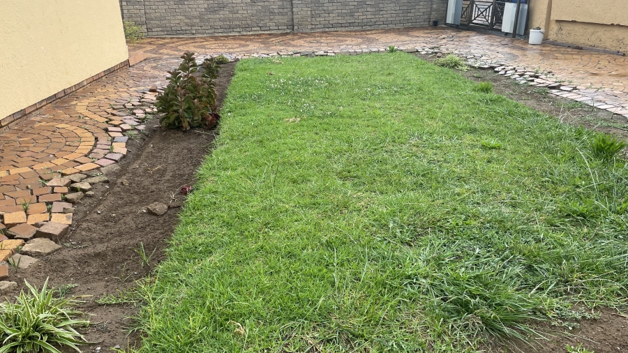 2 Bedroom Property for Sale in Tsakane Gauteng