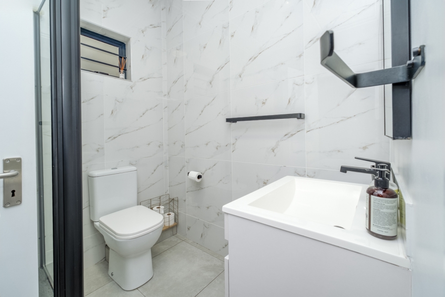 2 Bedroom Property for Sale in Bryanston Gauteng