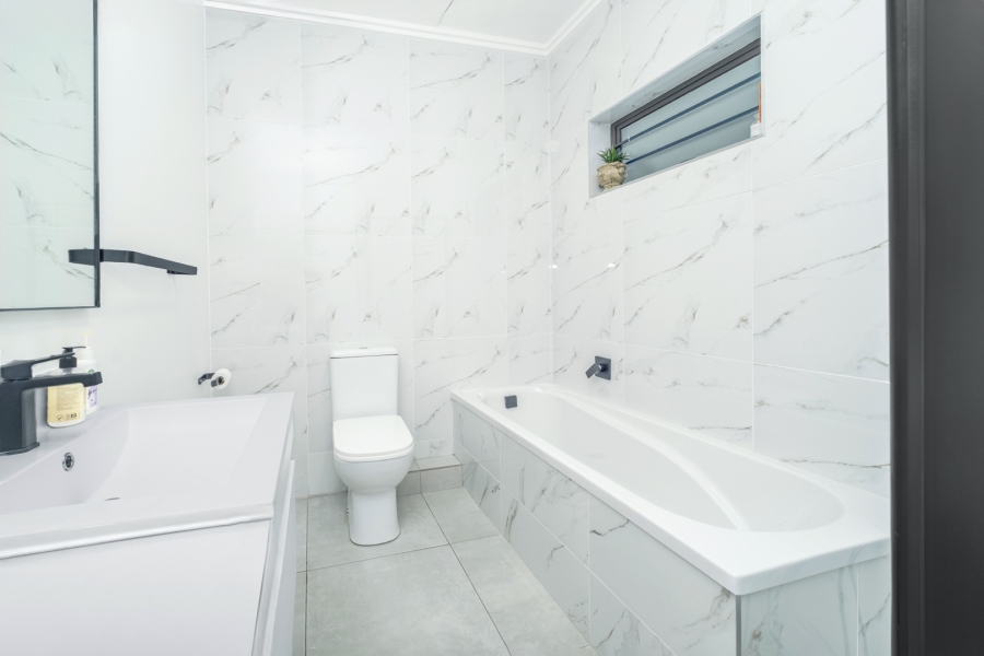 2 Bedroom Property for Sale in Bryanston Gauteng