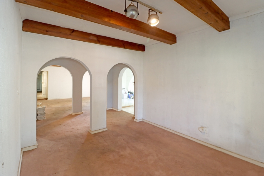 4 Bedroom Property for Sale in Corlett Gardens Gauteng