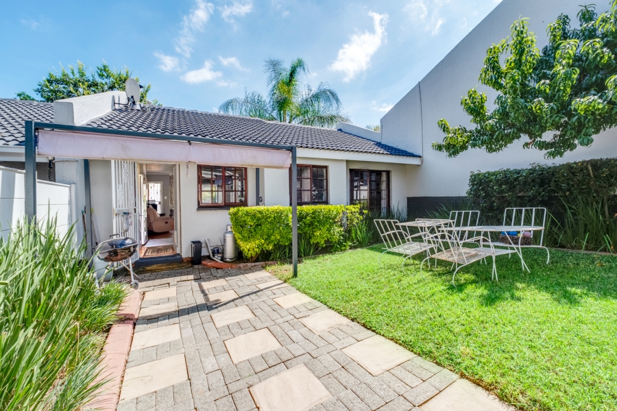 2 Bedroom Property for Sale in Lonehill Gauteng