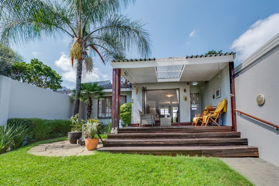 2 Bedroom Property for Sale in Lonehill Gauteng