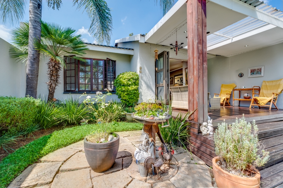 2 Bedroom Property for Sale in Lonehill Gauteng