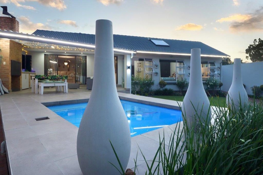 3 Bedroom Property for Sale in Marais Steyn Park Gauteng