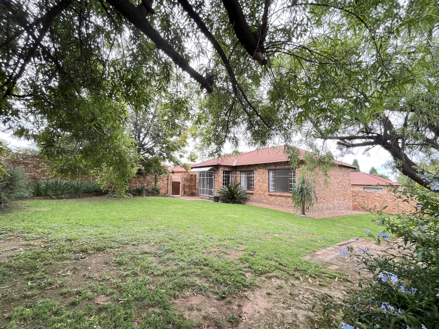 To Let 2 Bedroom Property for Rent in Olivedale Gauteng