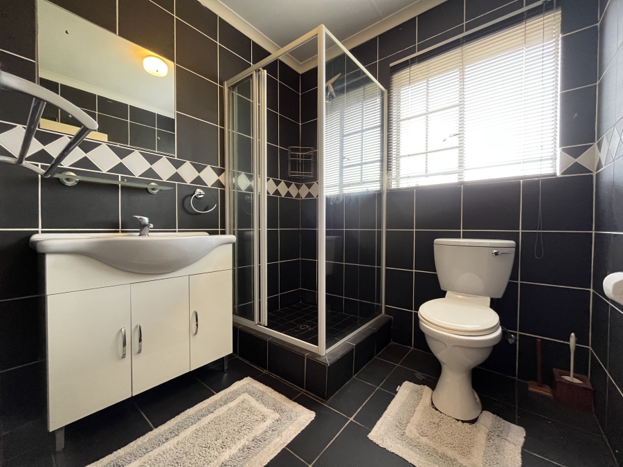 To Let 2 Bedroom Property for Rent in Olivedale Gauteng