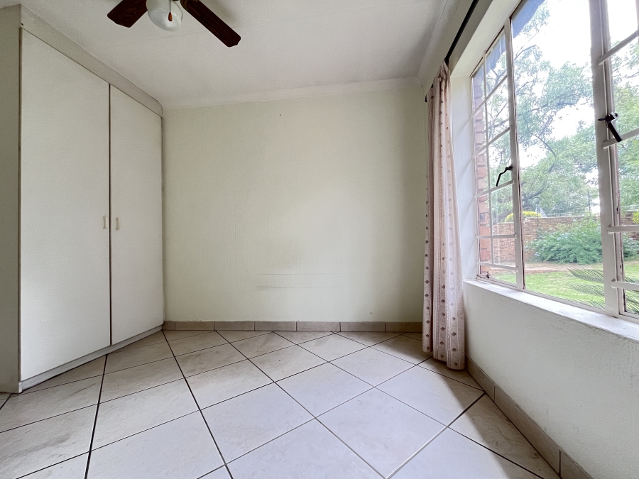 To Let 2 Bedroom Property for Rent in Olivedale Gauteng
