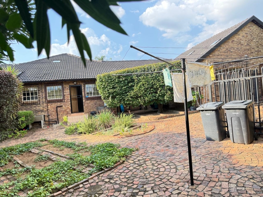 4 Bedroom Property for Sale in The Reeds Gauteng