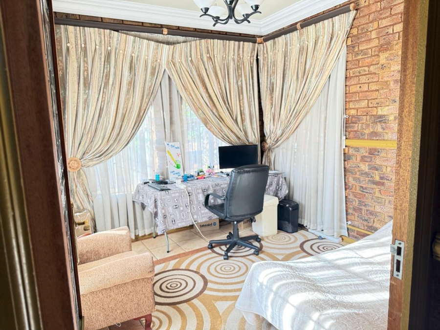 4 Bedroom Property for Sale in The Reeds Gauteng