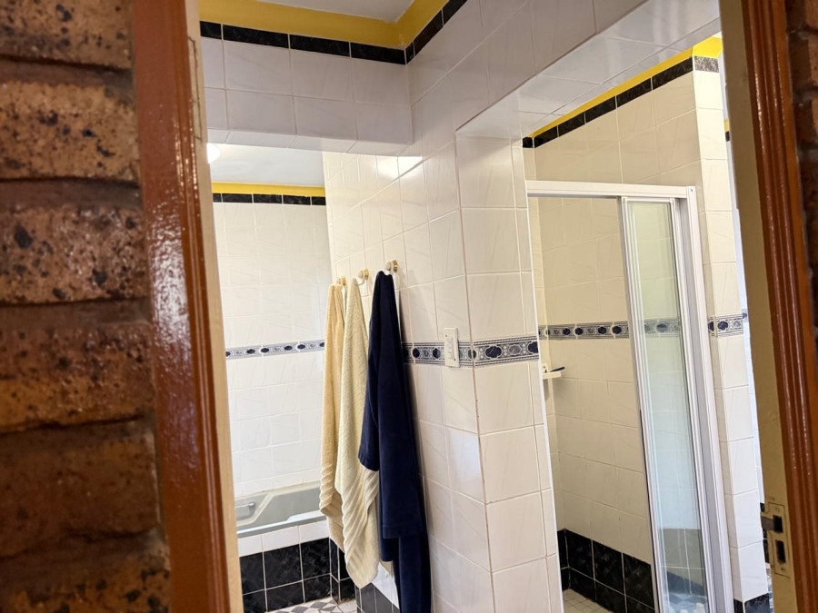 4 Bedroom Property for Sale in The Reeds Gauteng