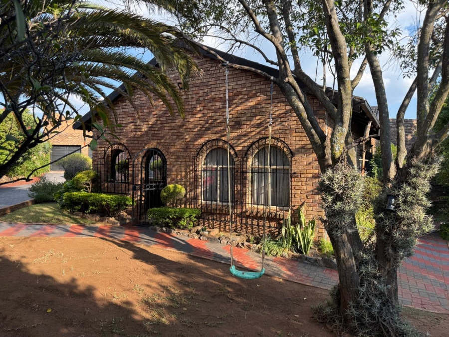 4 Bedroom Property for Sale in The Reeds Gauteng