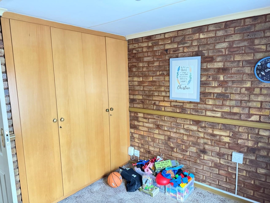 4 Bedroom Property for Sale in The Reeds Gauteng