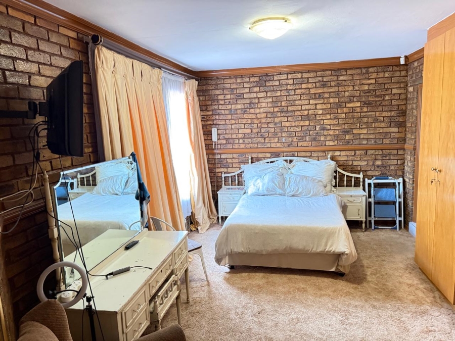 4 Bedroom Property for Sale in The Reeds Gauteng